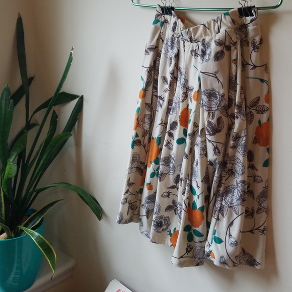 Lularoe S skirt with pockets! - Picture 1 of 6